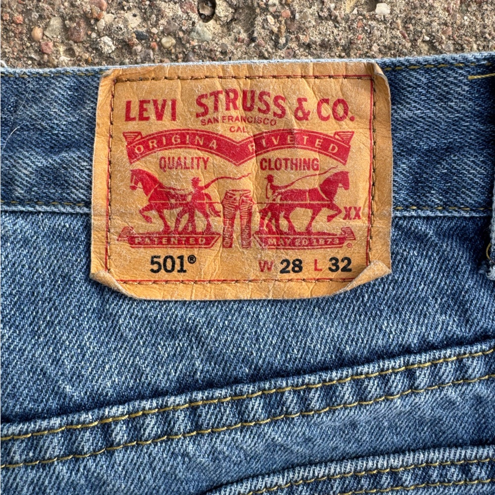 Levi's Classic Blue Denim Jeans with Cross Patches - Picture 3 of 5